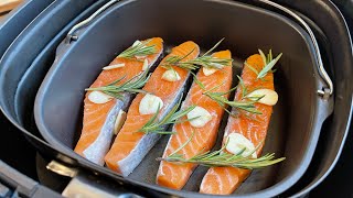 Lachs im Airfryer zubereiten  Rezept für den Philips Airfryer mit Rosmarin und Knoblauch [upl. by Namsaj134]